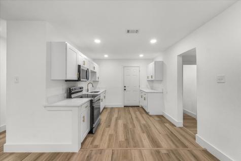 3744 S Hughes Avenue Fort Worth TX 76119