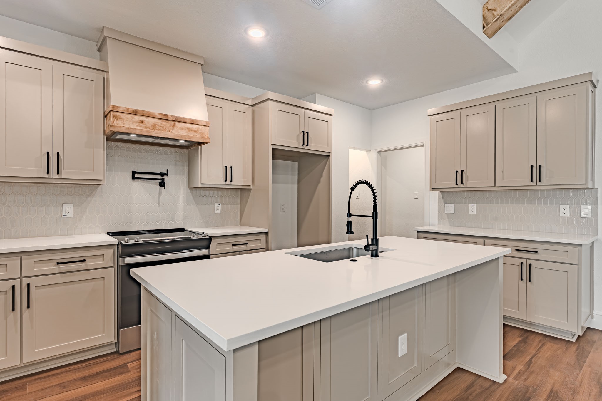 5519 Belaire Circle Granbury TX 76048
