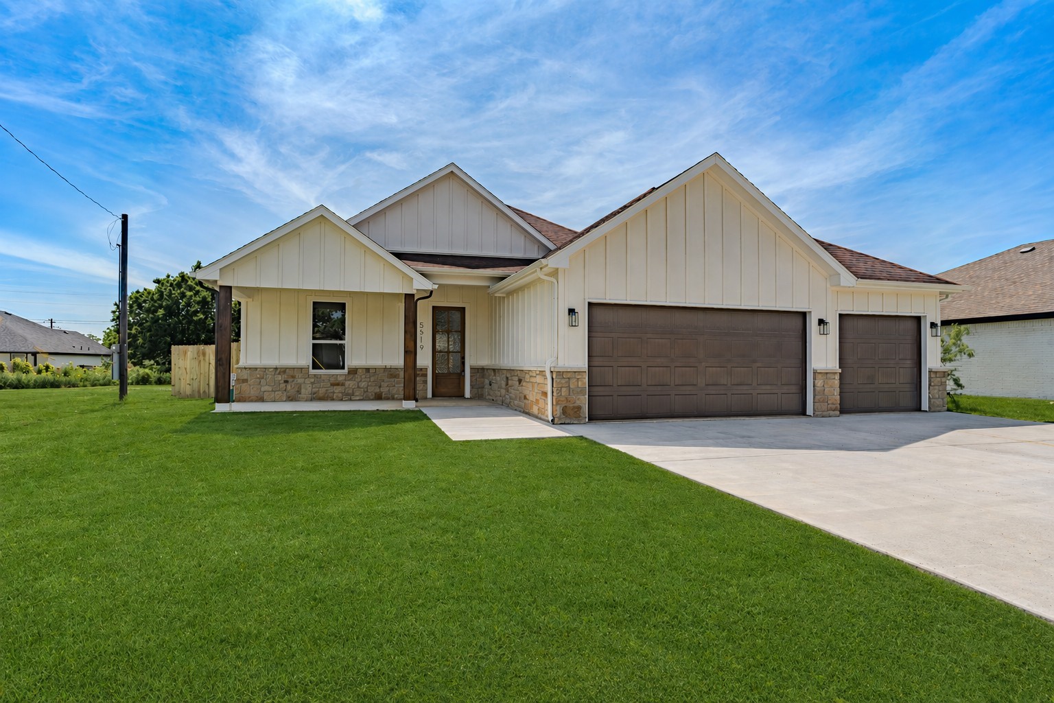5519 Belaire Circle Granbury TX 76048