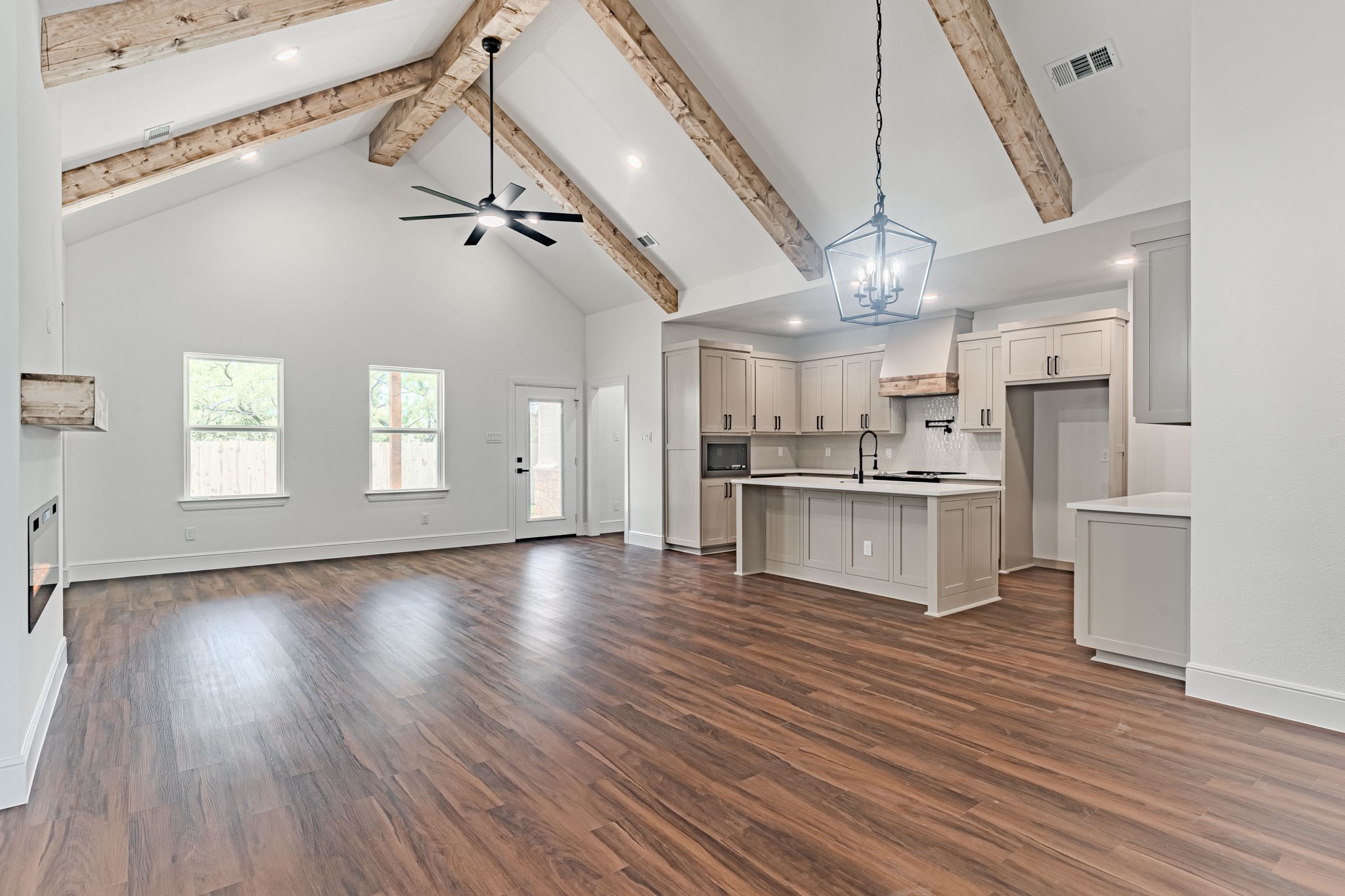 5519 Belaire Circle Granbury TX 76048