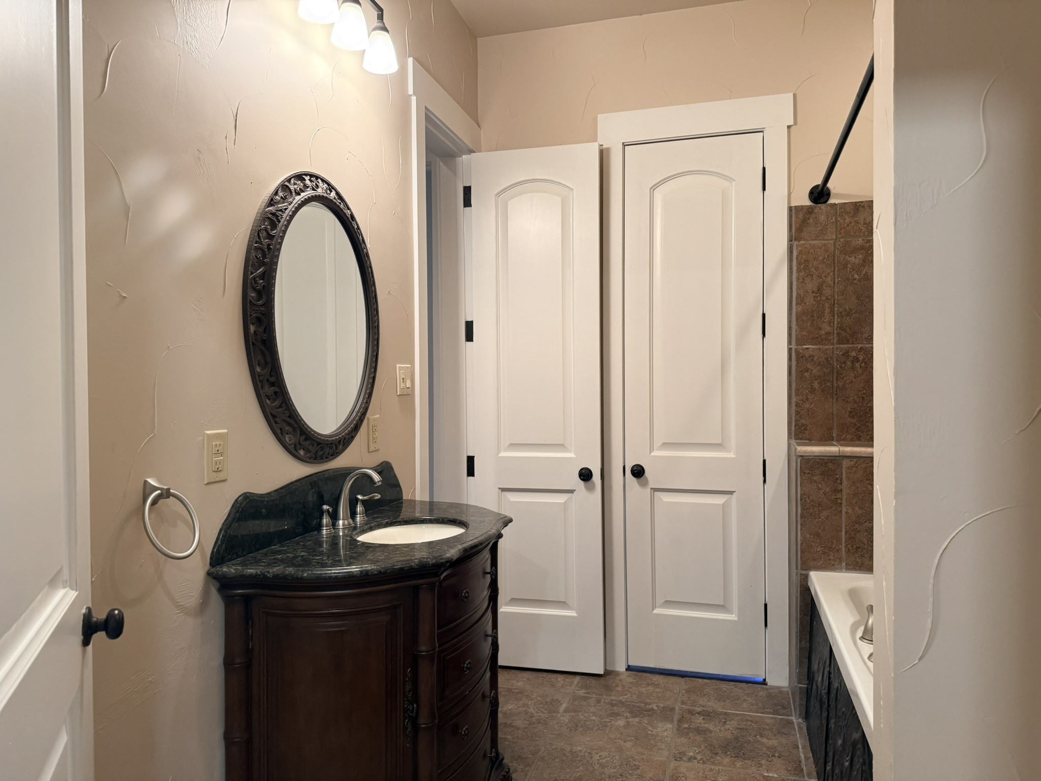 305 Twin Lakes Drive Waxahachie TX 75165