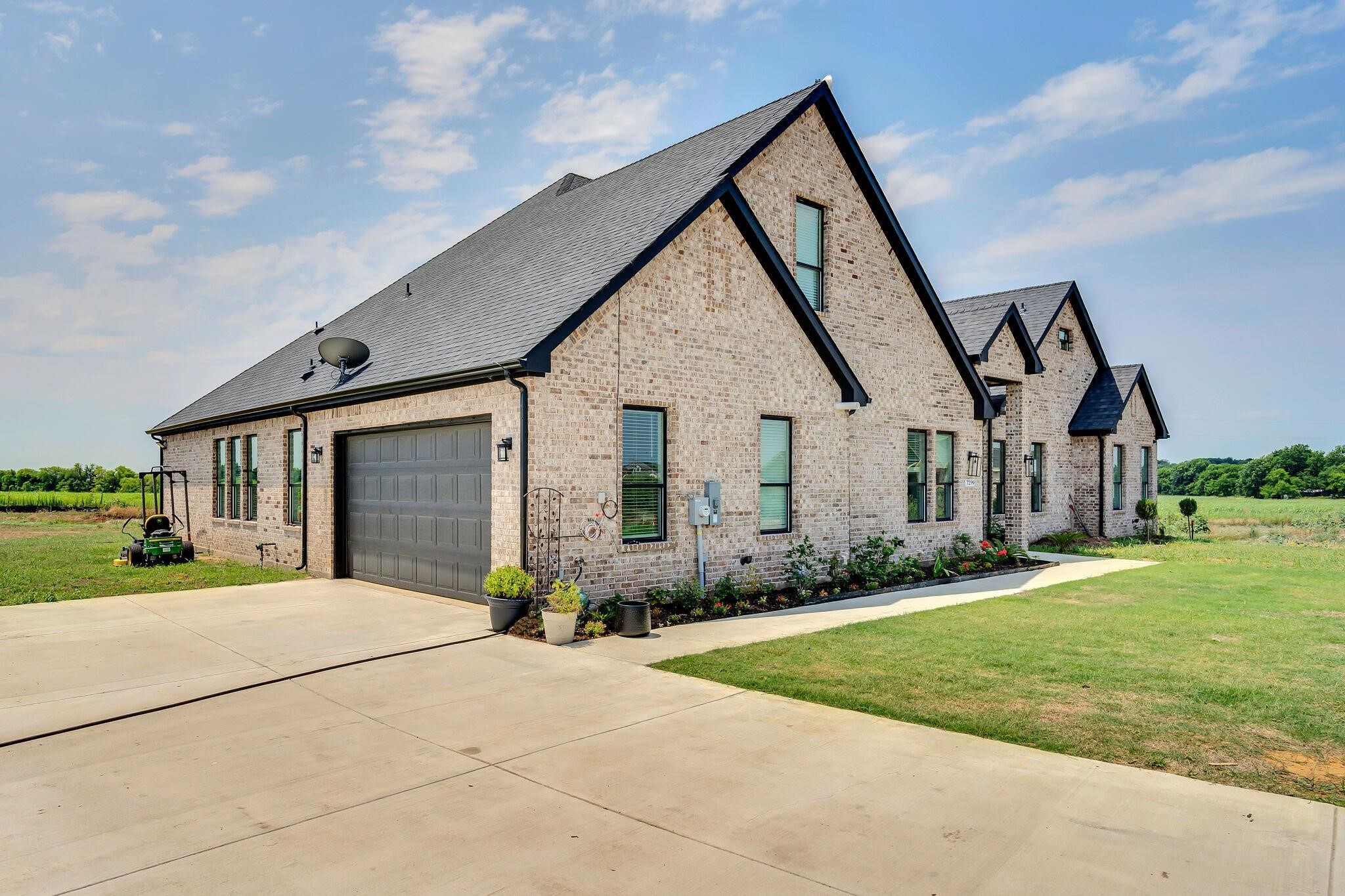 7299 Tom Trail Krum TX 76249