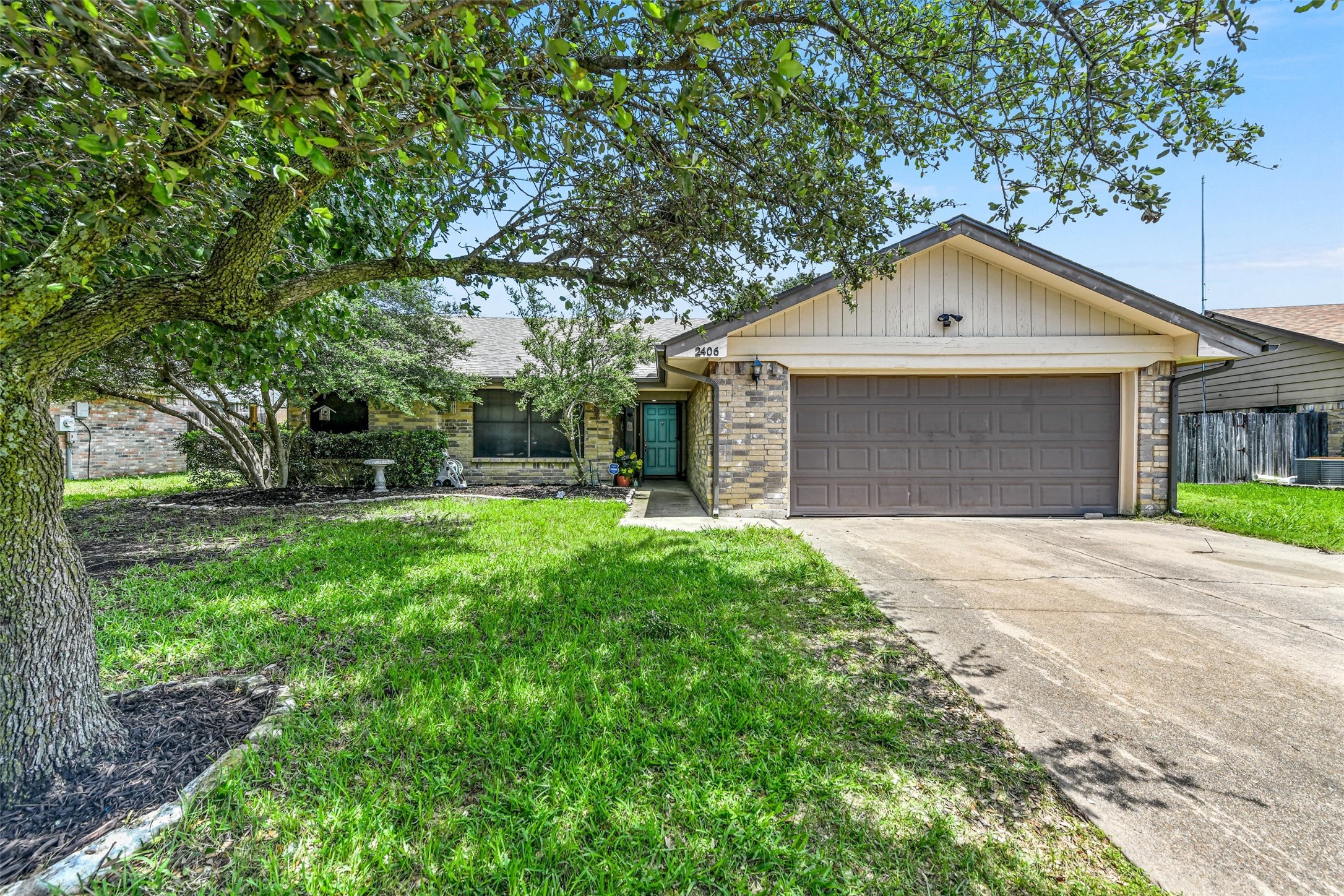 2406 Livingston Lane Grand Prairie TX 75052