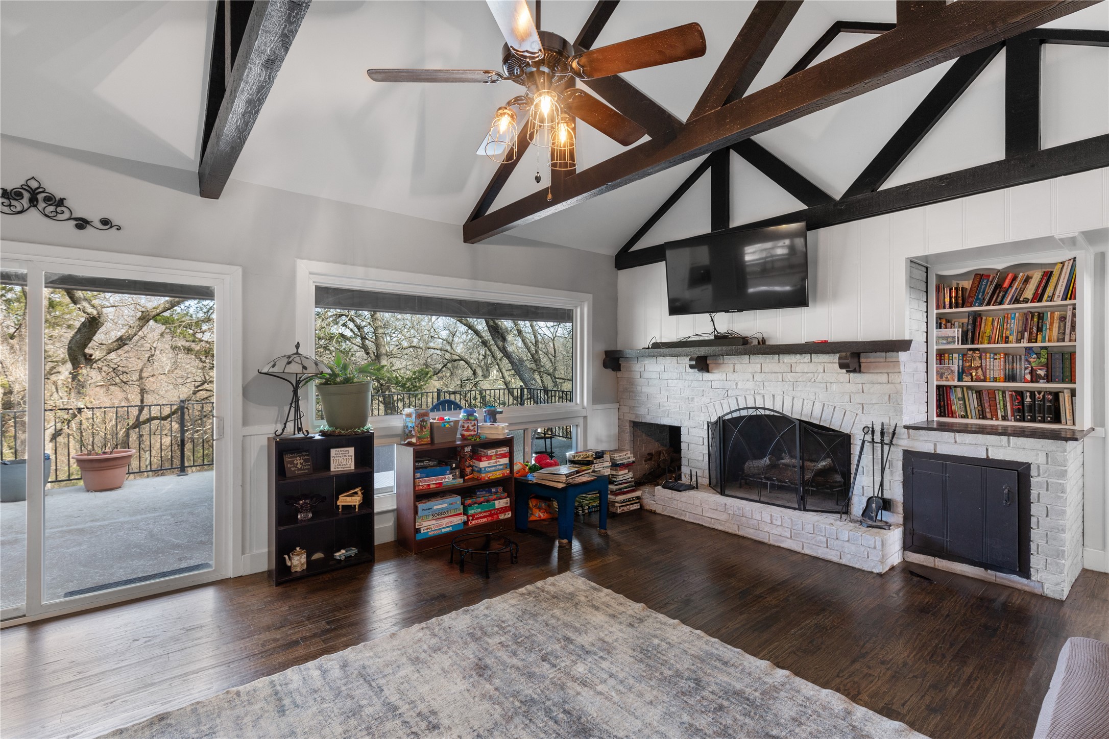 325 Arapaho E Sherman TX 75092