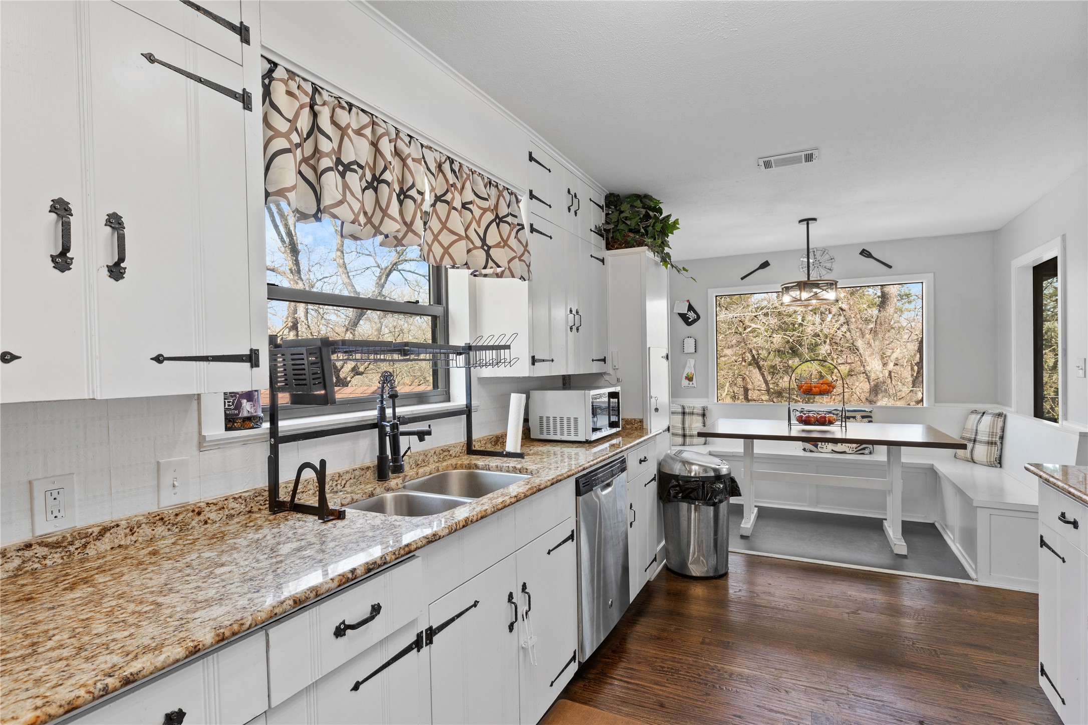 325 Arapaho E Sherman TX 75092