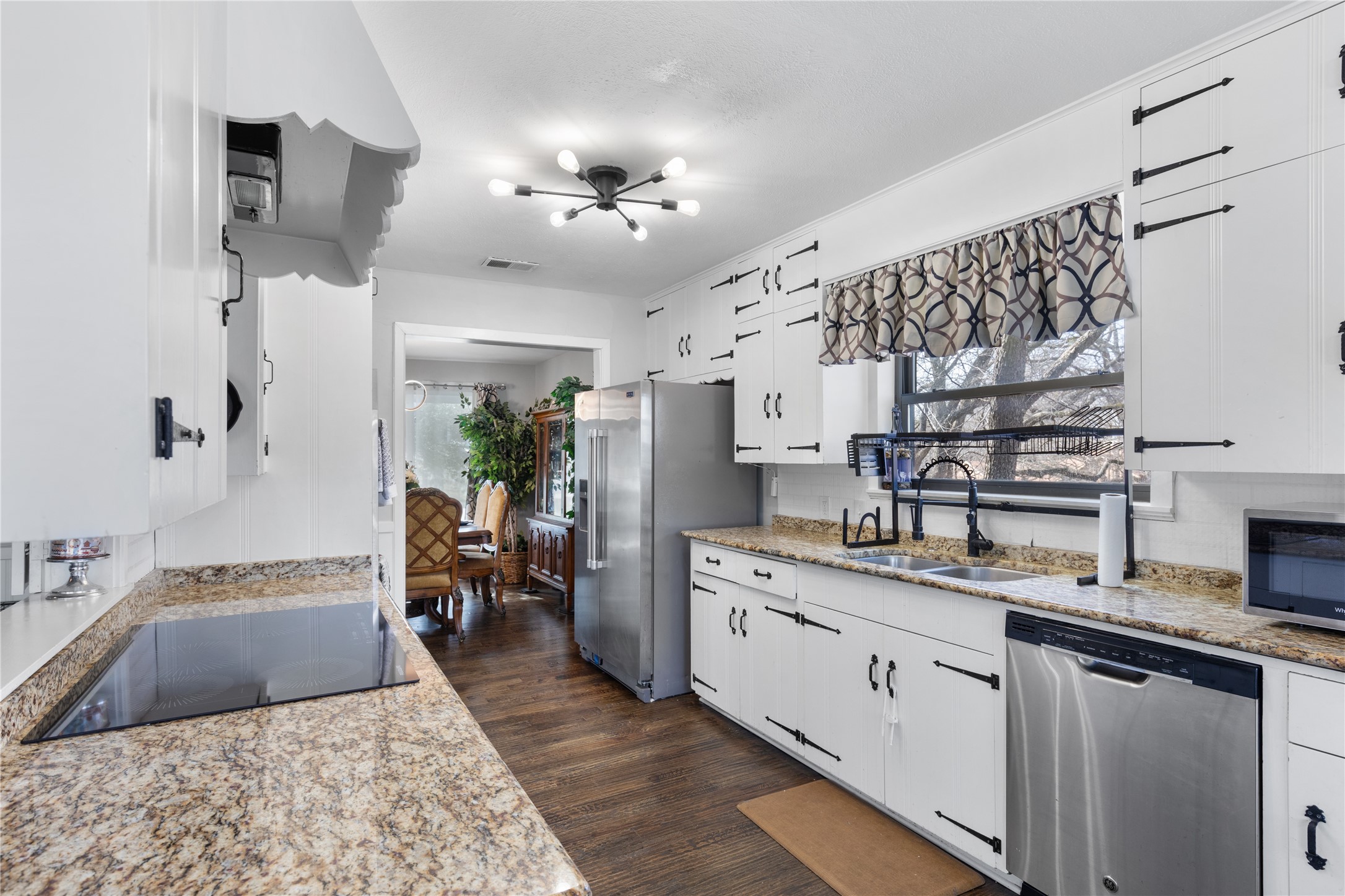 325 Arapaho E Sherman TX 75092