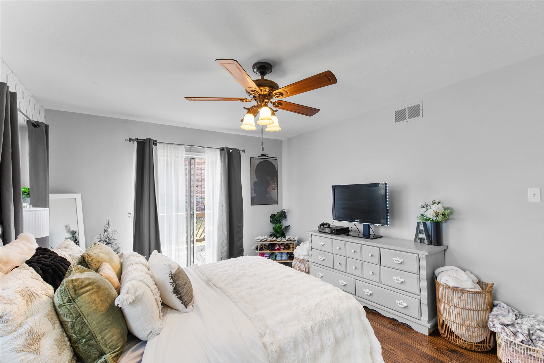 325 Arapaho E Sherman TX 75092