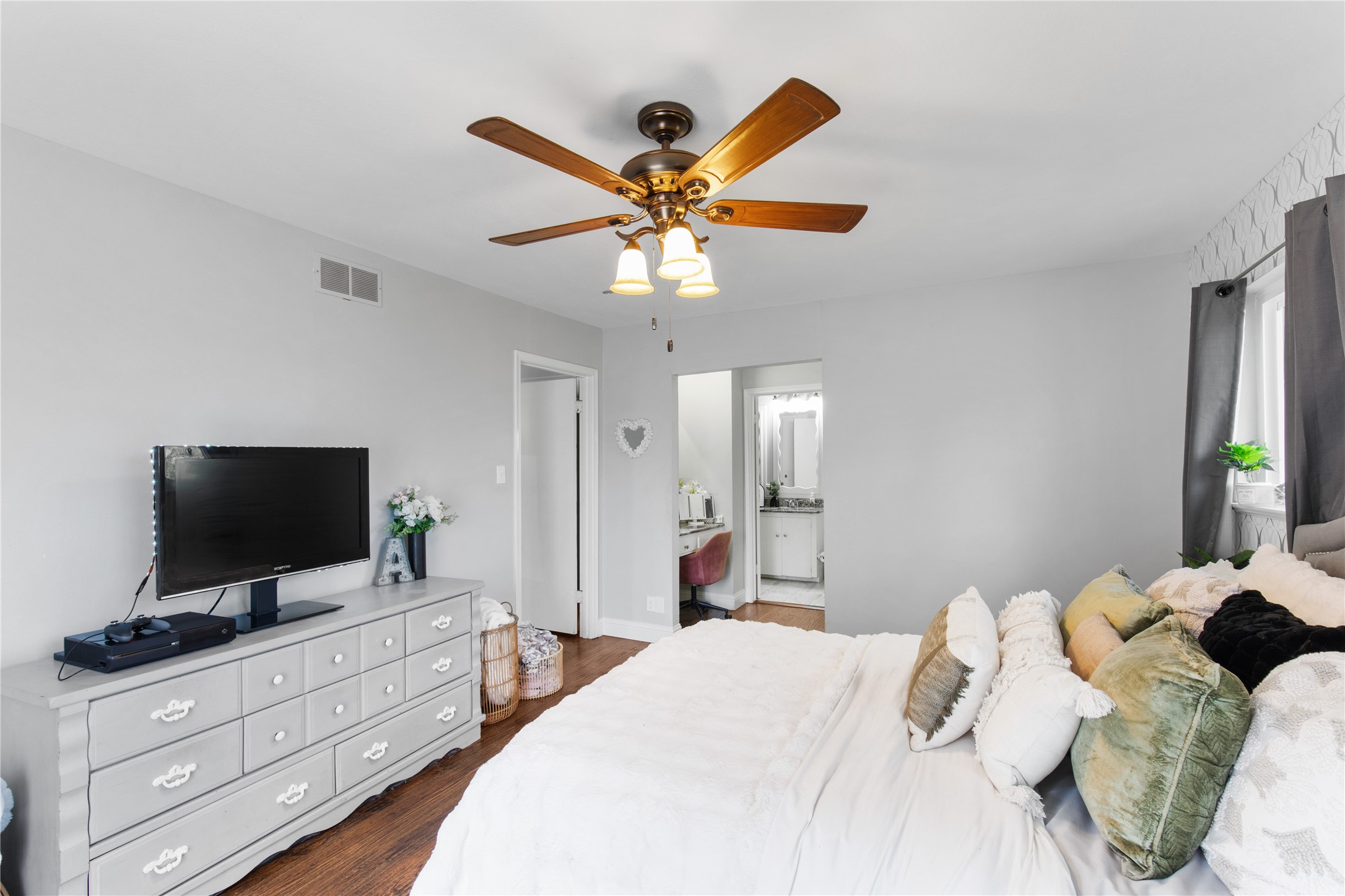 325 Arapaho E Sherman TX 75092