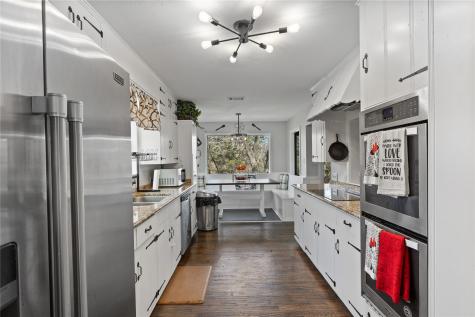 325 Arapaho E Sherman TX 75092