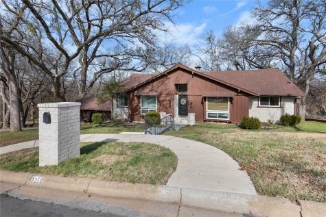 325 Arapaho E Sherman TX 75092