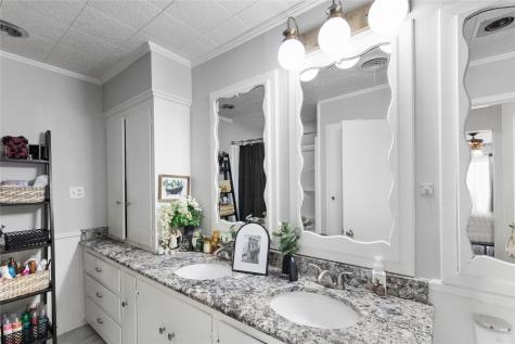 325 Arapaho E Sherman TX 75092