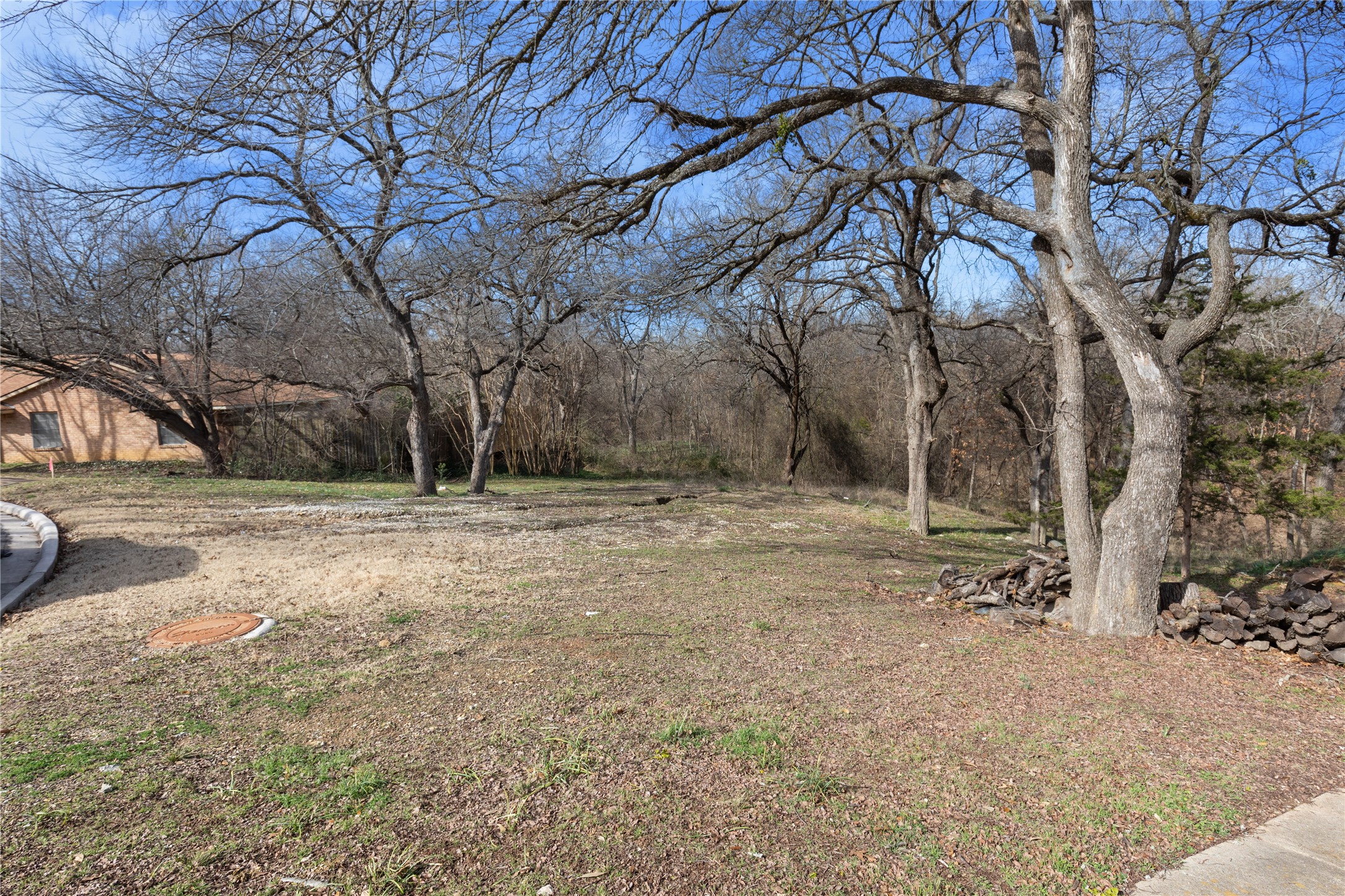 325 Arapaho E Sherman TX 75092