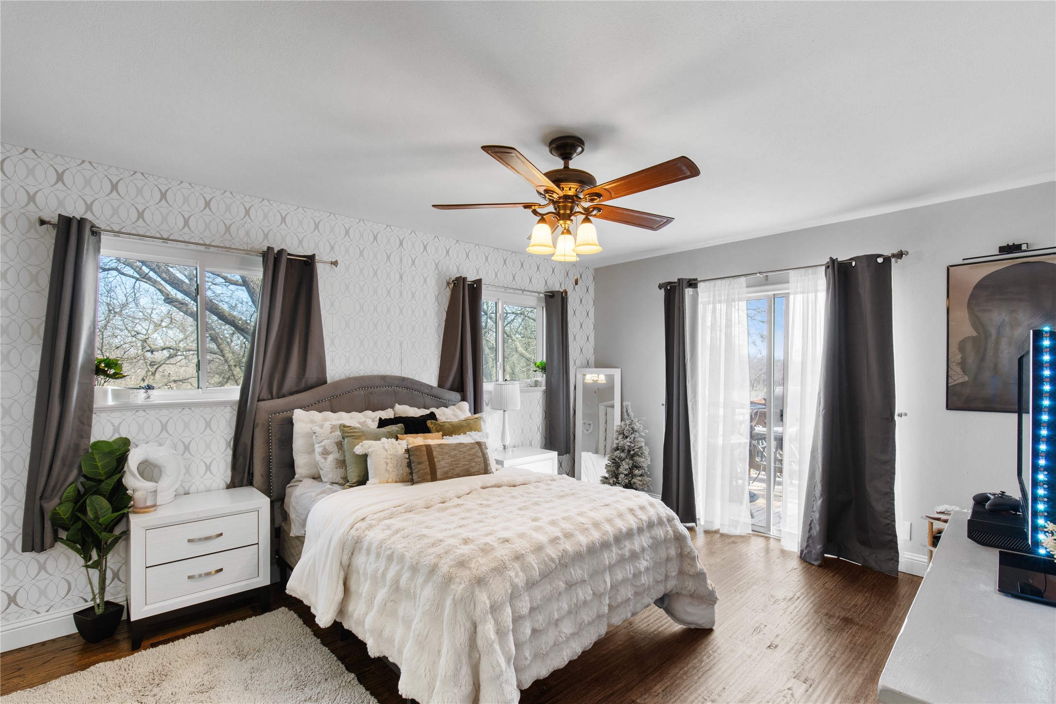 325 Arapaho E Sherman TX 75092