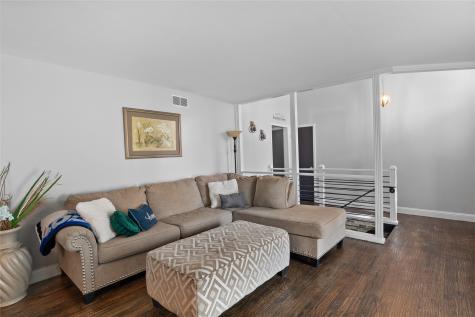 325 Arapaho E Sherman TX 75092