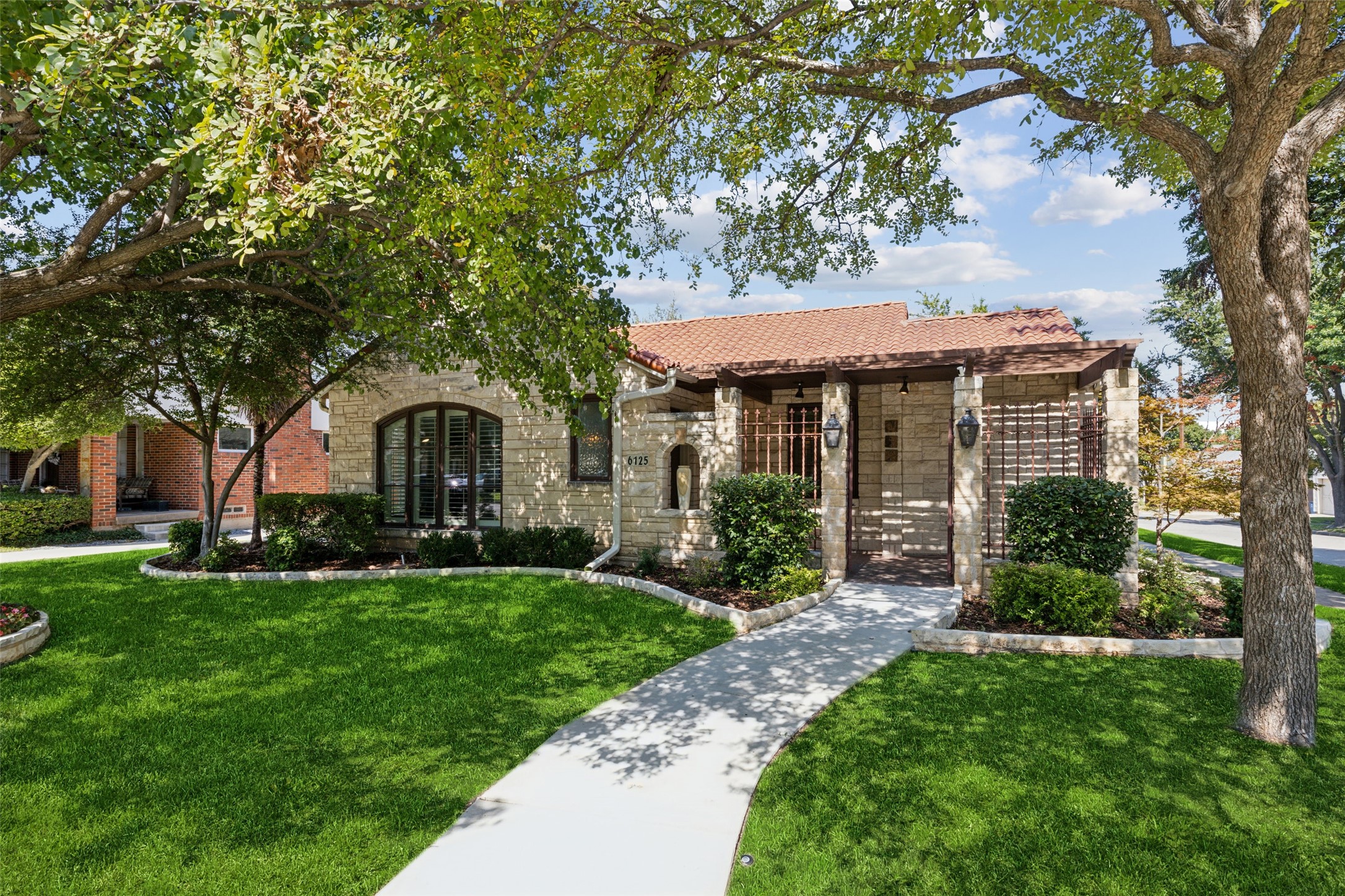 6125 Revere Place Dallas TX 75214