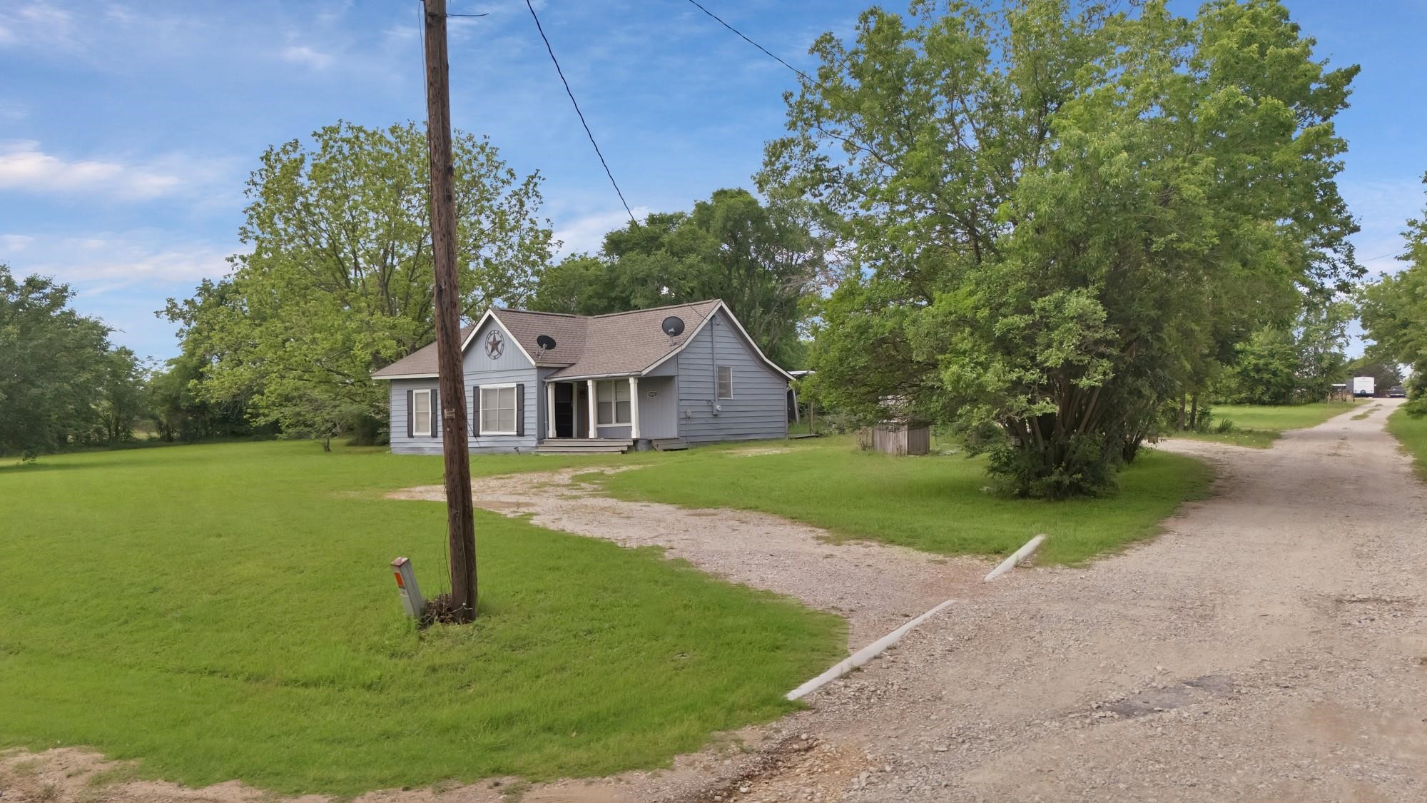 1402 County Road 1030 Corsicana TX 75110