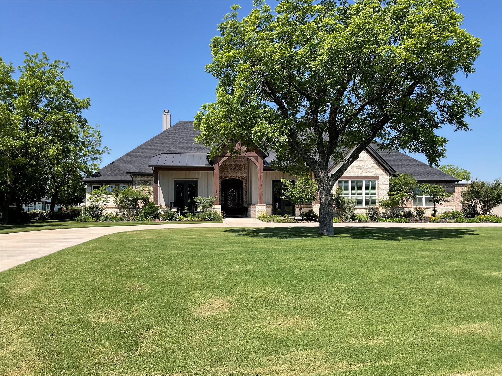 9403 King Air Drive Granbury TX 76049