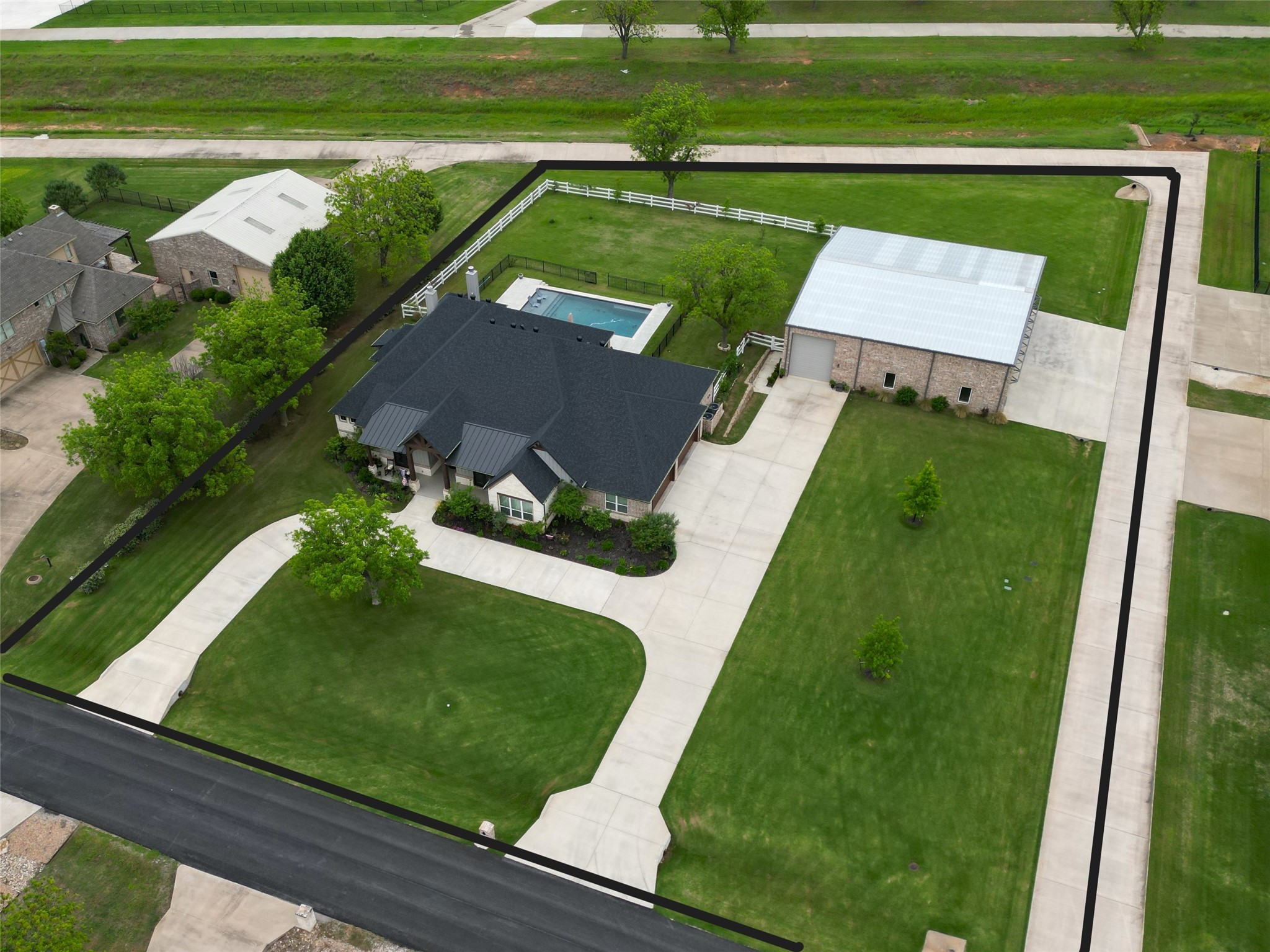 9403 King Air Drive Granbury TX 76049