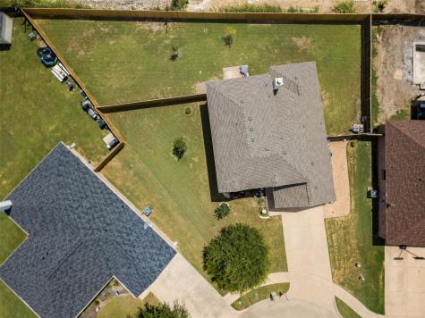 222 Chesterfield Circle Waxahachie TX 75165
