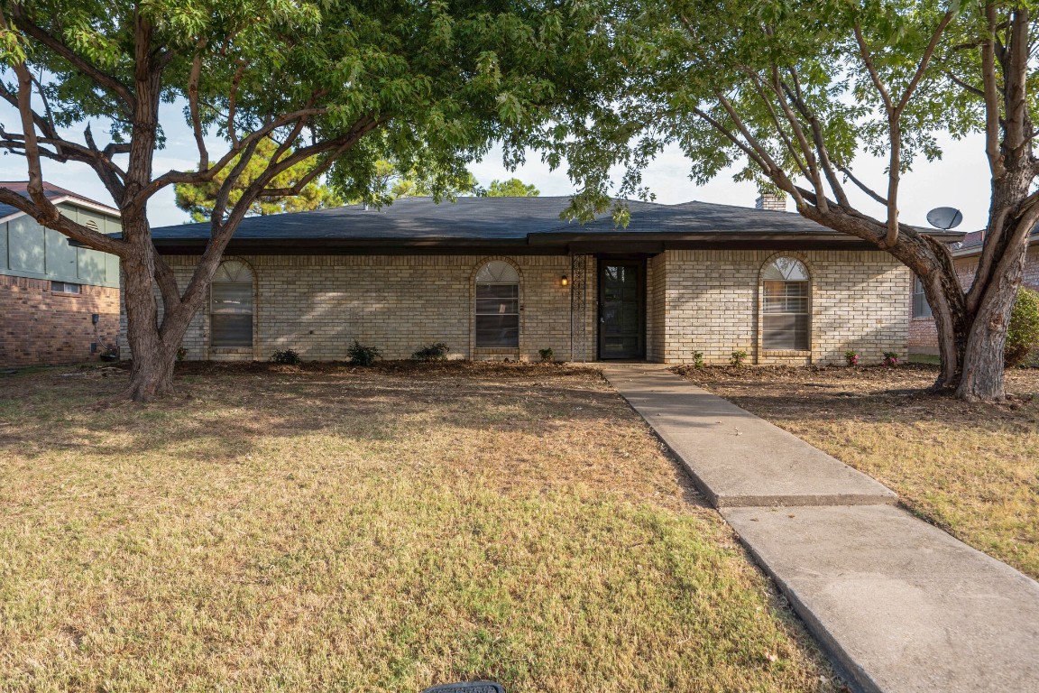 1853 El Paso Street Lewisville TX 75077