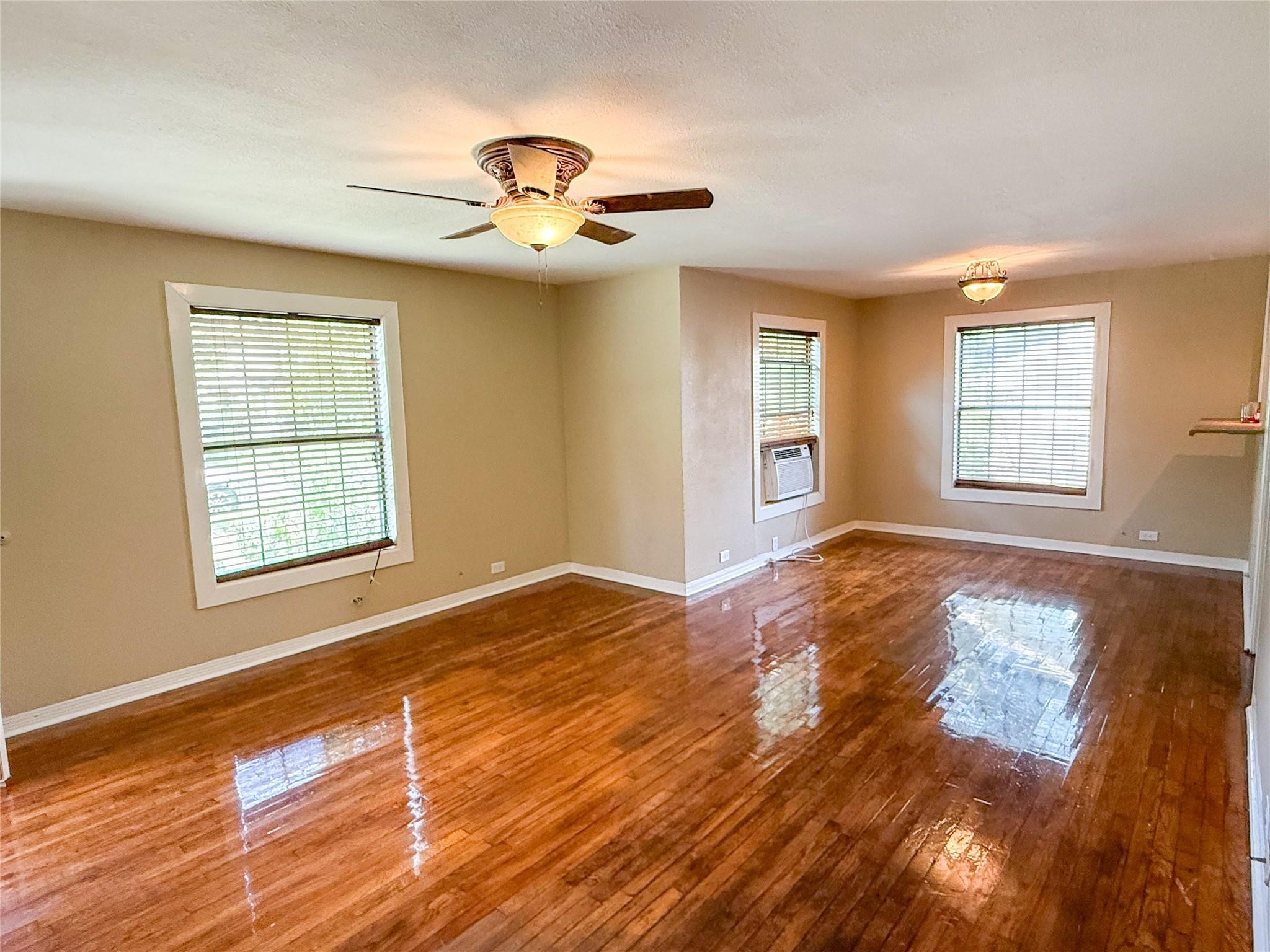 104 Dixon Street Cleburne TX 76033