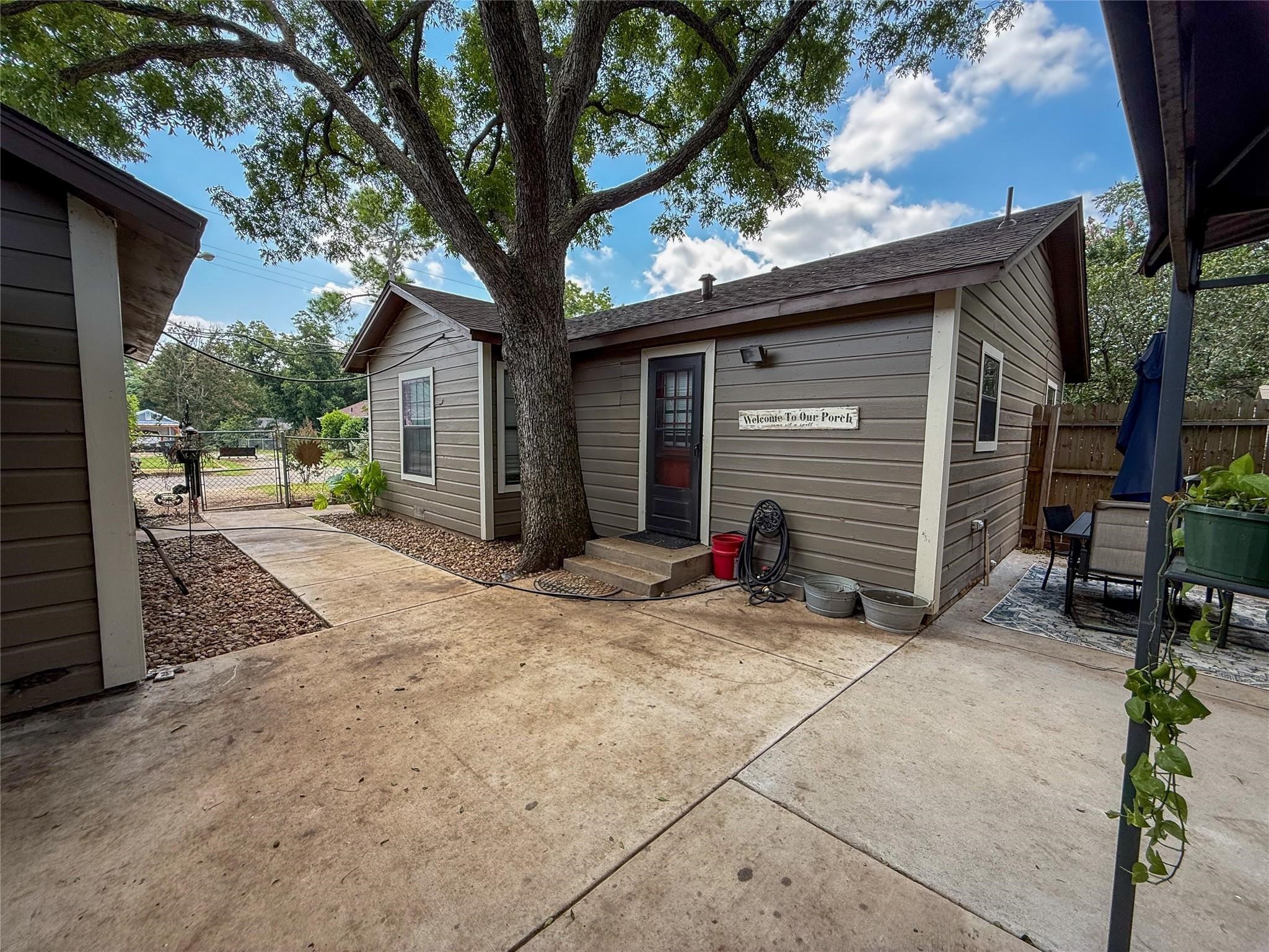 104 Dixon Street Cleburne TX 76033