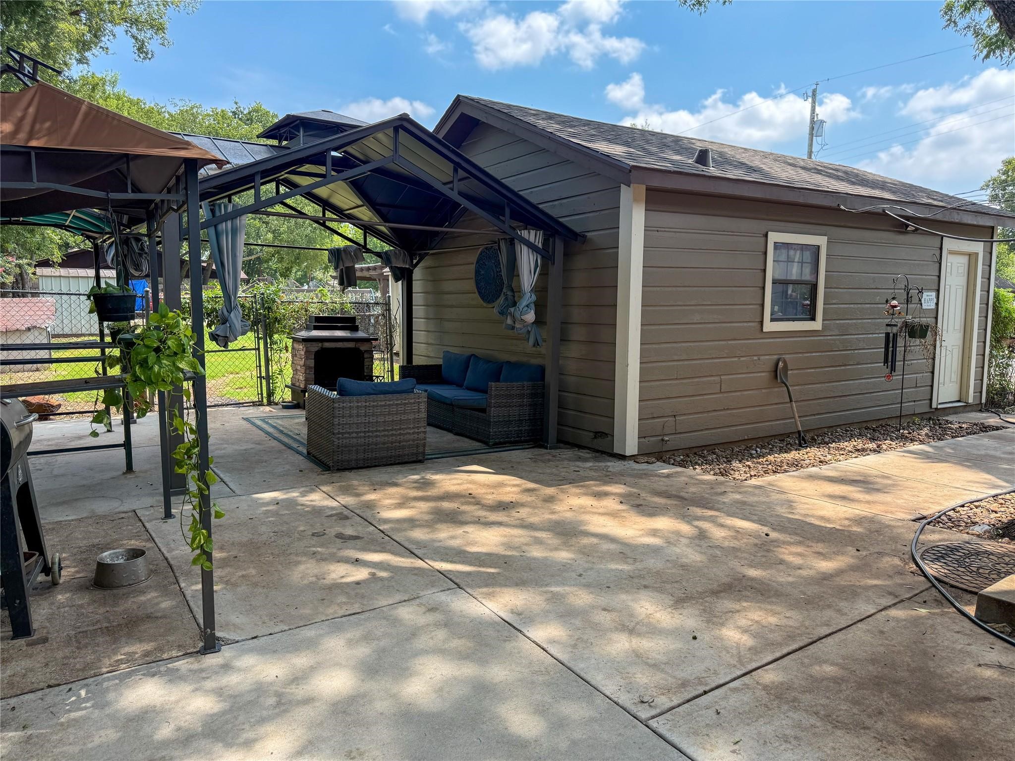 104 Dixon Street Cleburne TX 76033