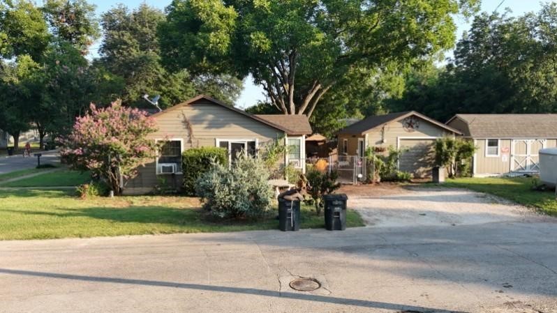104 Dixon Street Cleburne TX 76033