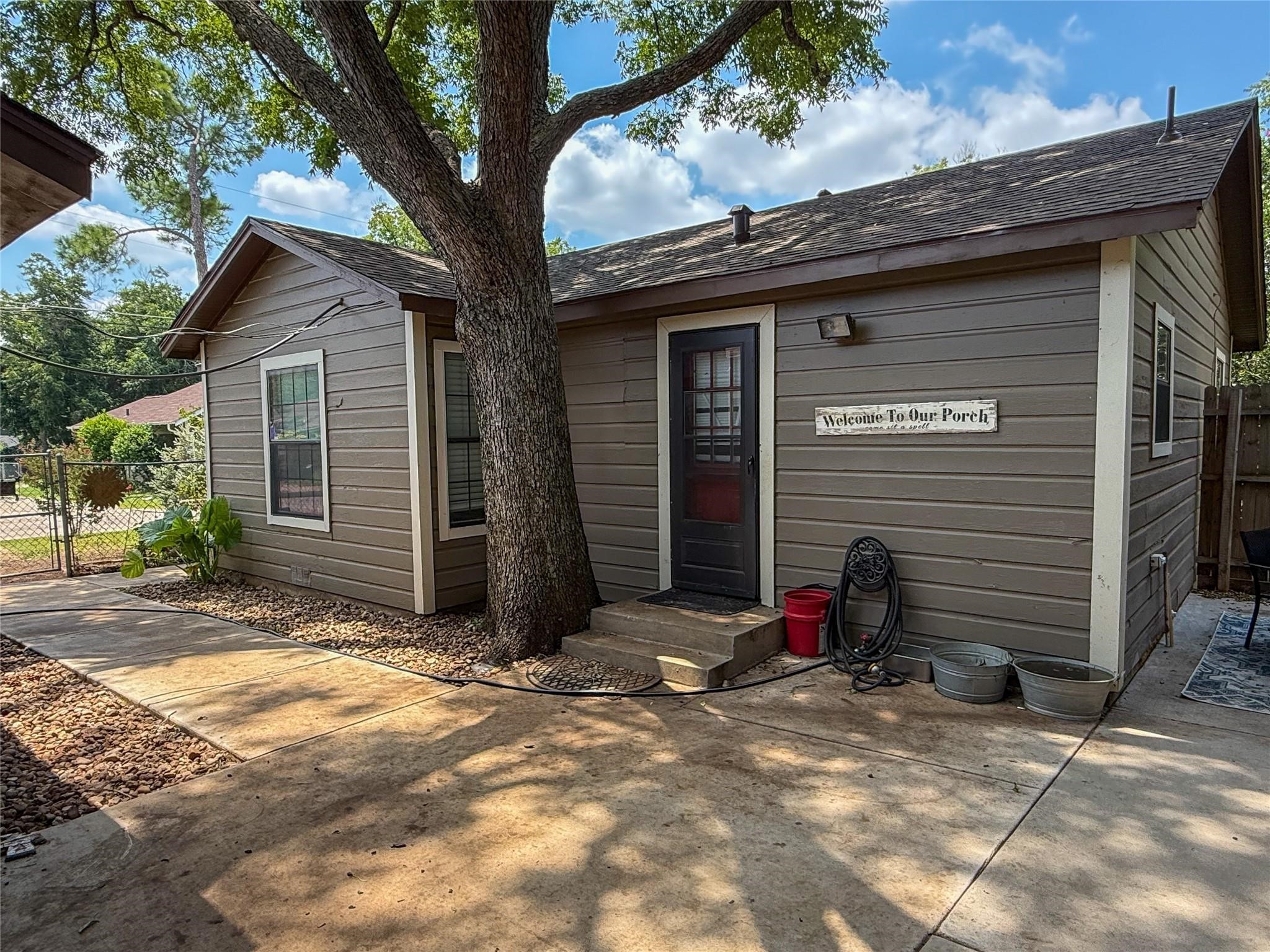 104 Dixon Street Cleburne TX 76033