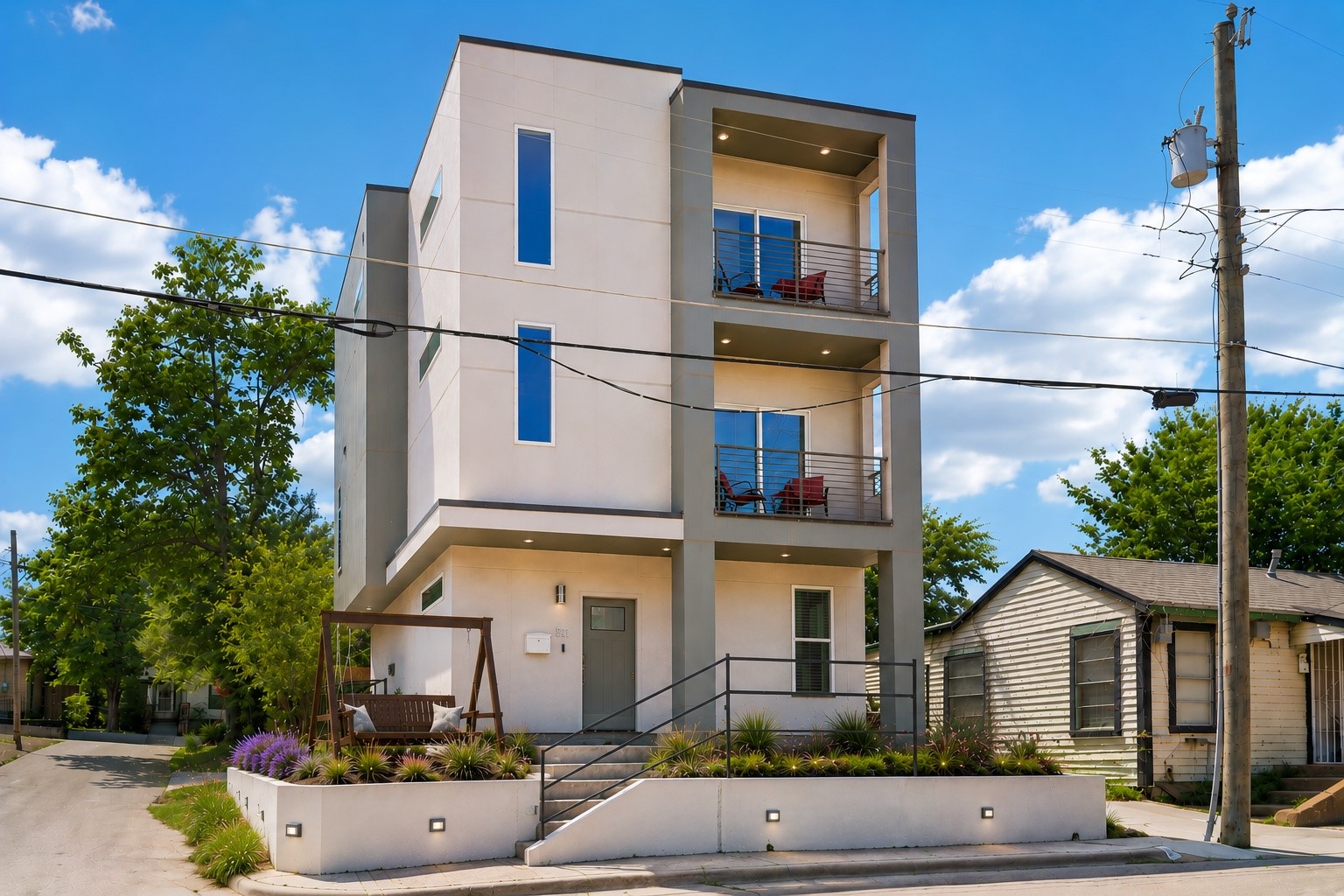 521 Faulk Street Dallas TX 75203