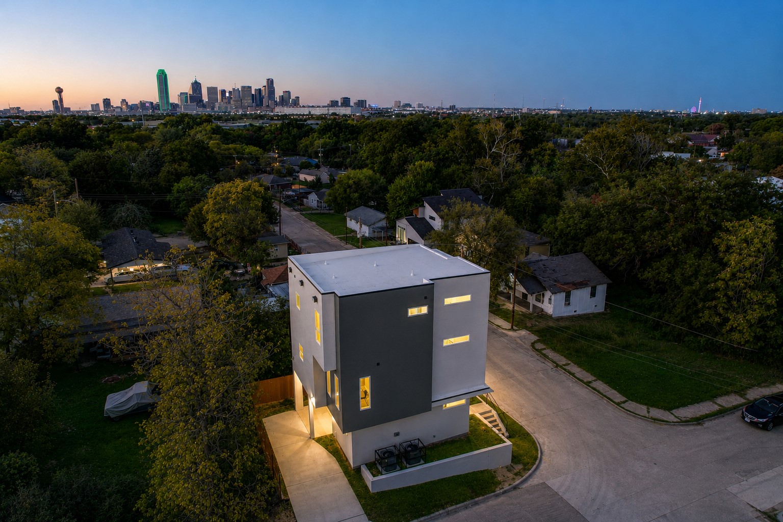 521 Faulk Street Dallas TX 75203