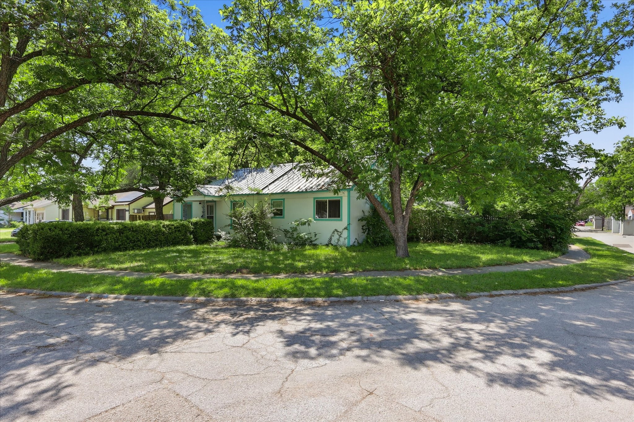 1111 Willow Street Grand Prairie TX 75050