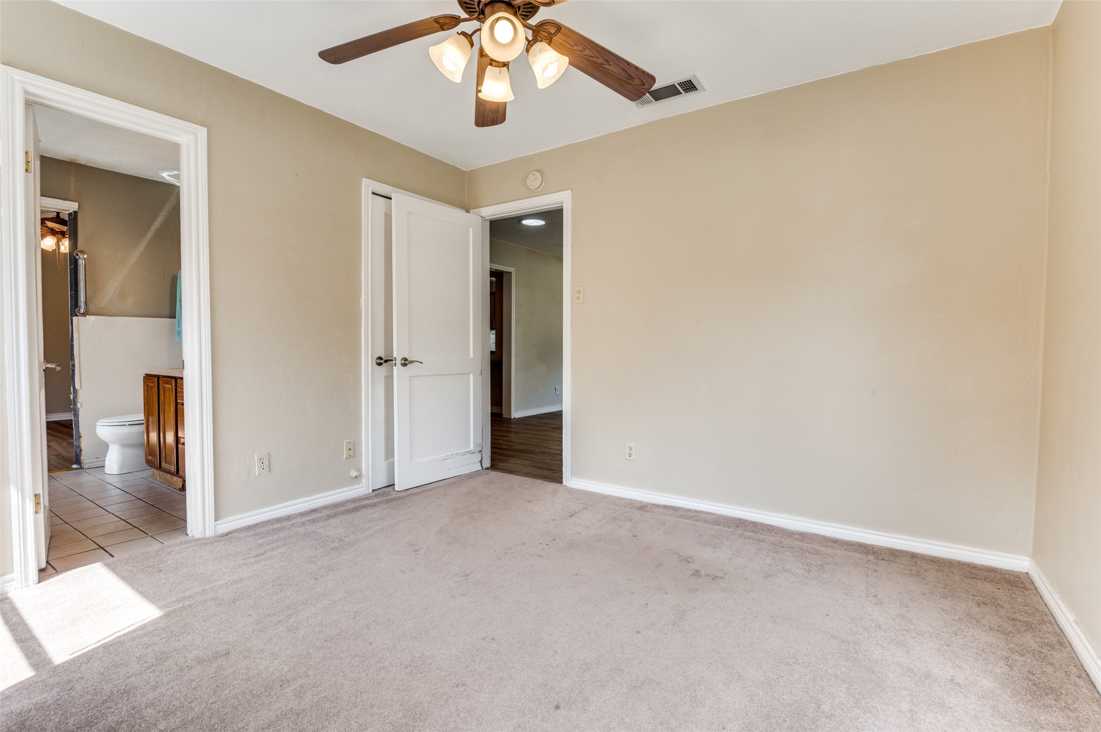 8931 San Fernando Way Dallas TX 75218