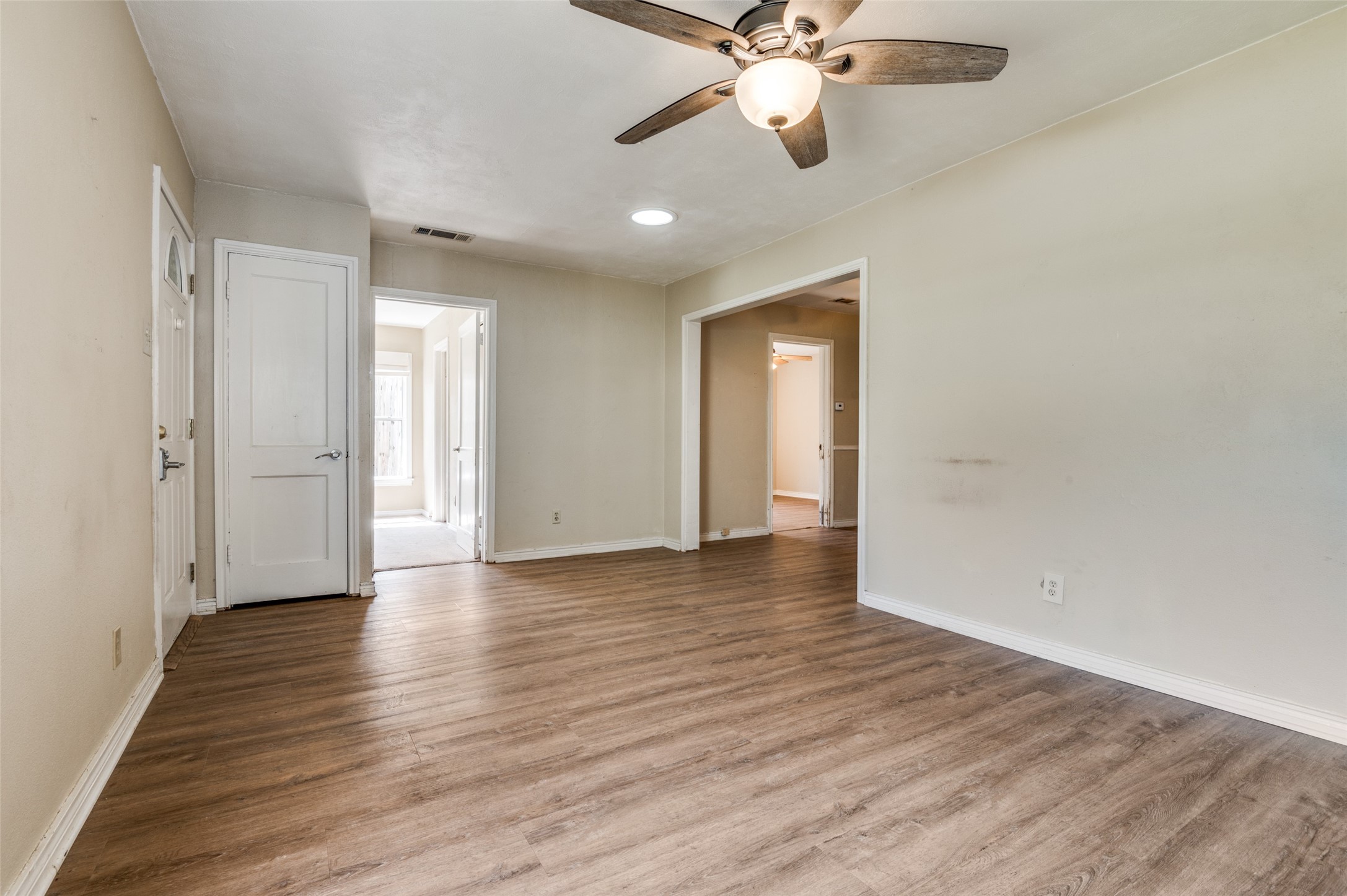 8931 San Fernando Way Dallas TX 75218