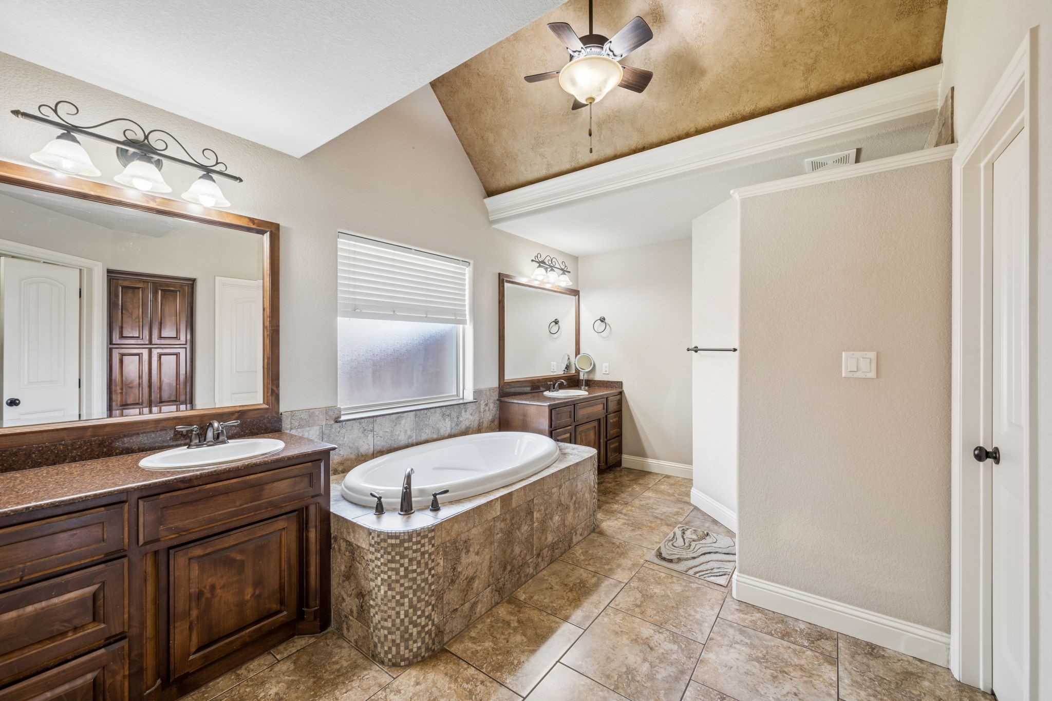 3000 Elkton Drive Granbury TX 76049