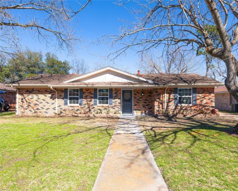 204 Stonegate Street Terrell TX 75160