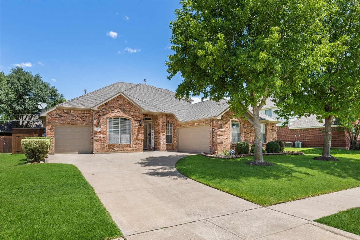 1013 Huntington Trail Mansfield TX 76063