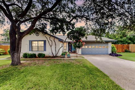 1607 Cobblestone Court Cleburne TX 76033