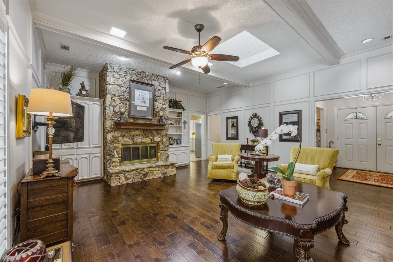 6306 Oakleaf Road Dallas TX 75248