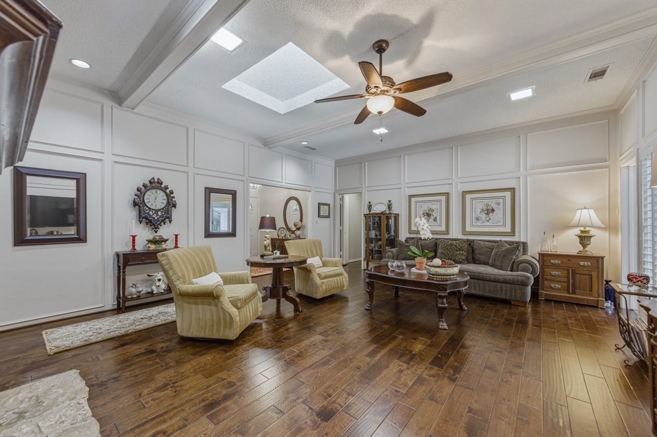 6306 Oakleaf Road Dallas TX 75248