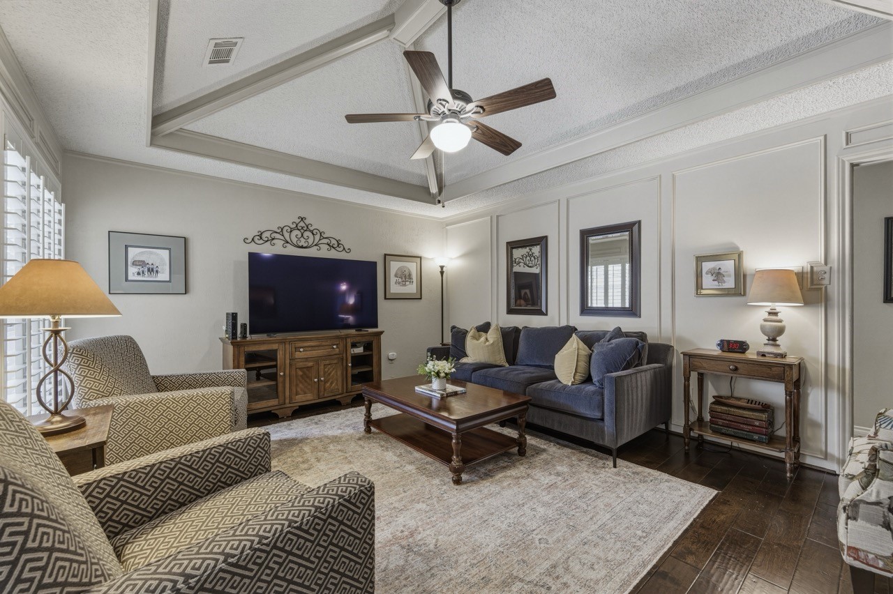 6306 Oakleaf Road Dallas TX 75248