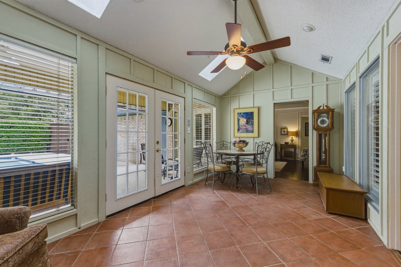 6306 Oakleaf Road Dallas TX 75248