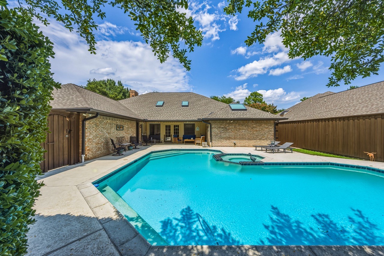 6306 Oakleaf Road Dallas TX 75248
