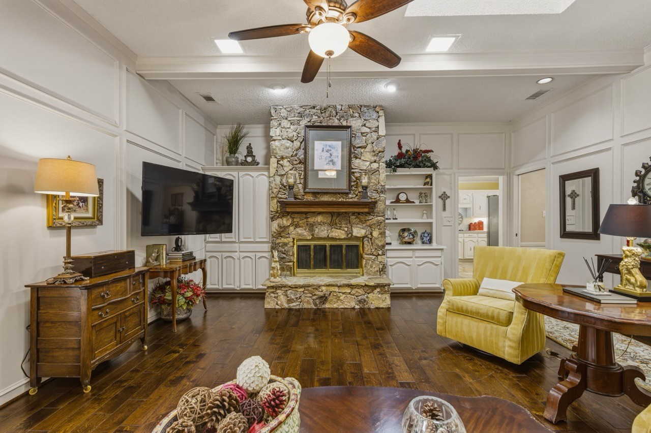 6306 Oakleaf Road Dallas TX 75248