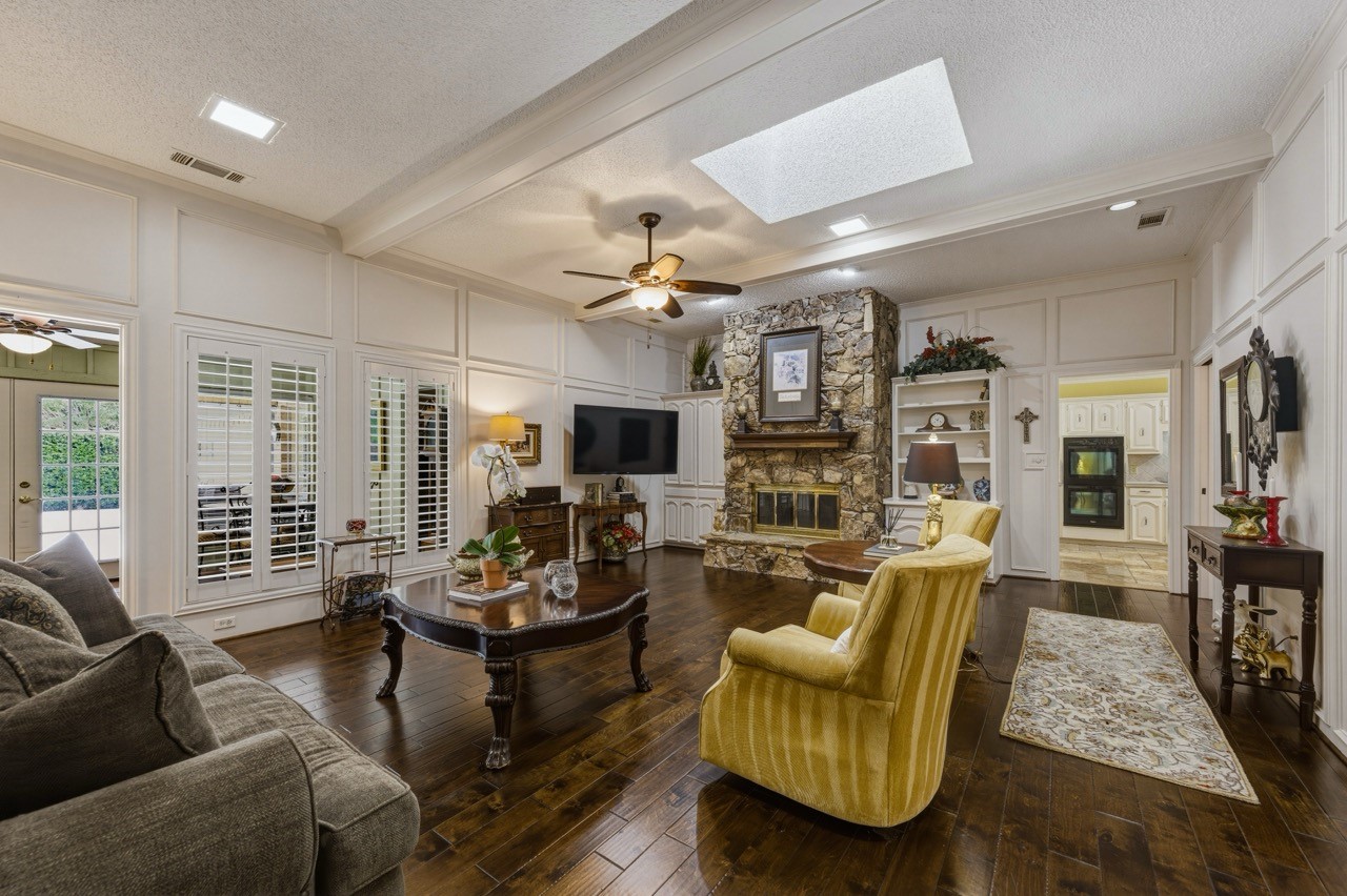 6306 Oakleaf Road Dallas TX 75248