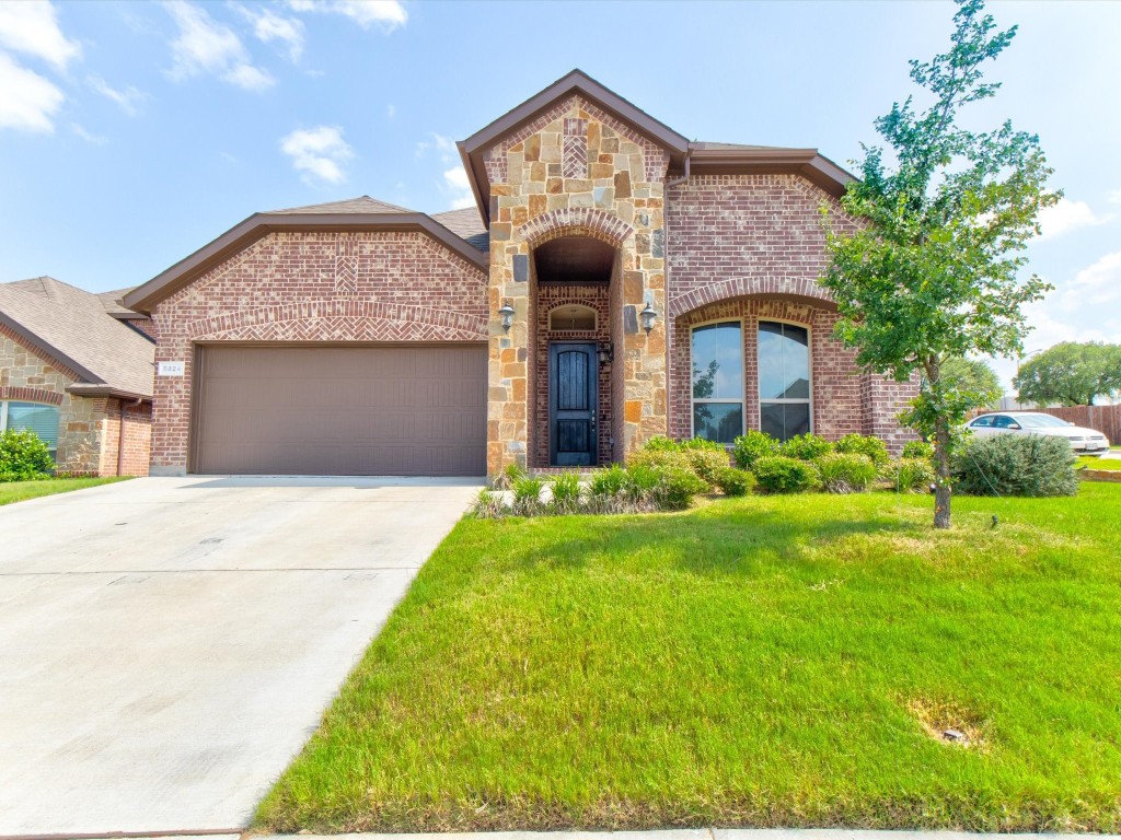 5824 Canyon Oaks Lane Fort Worth TX 76137