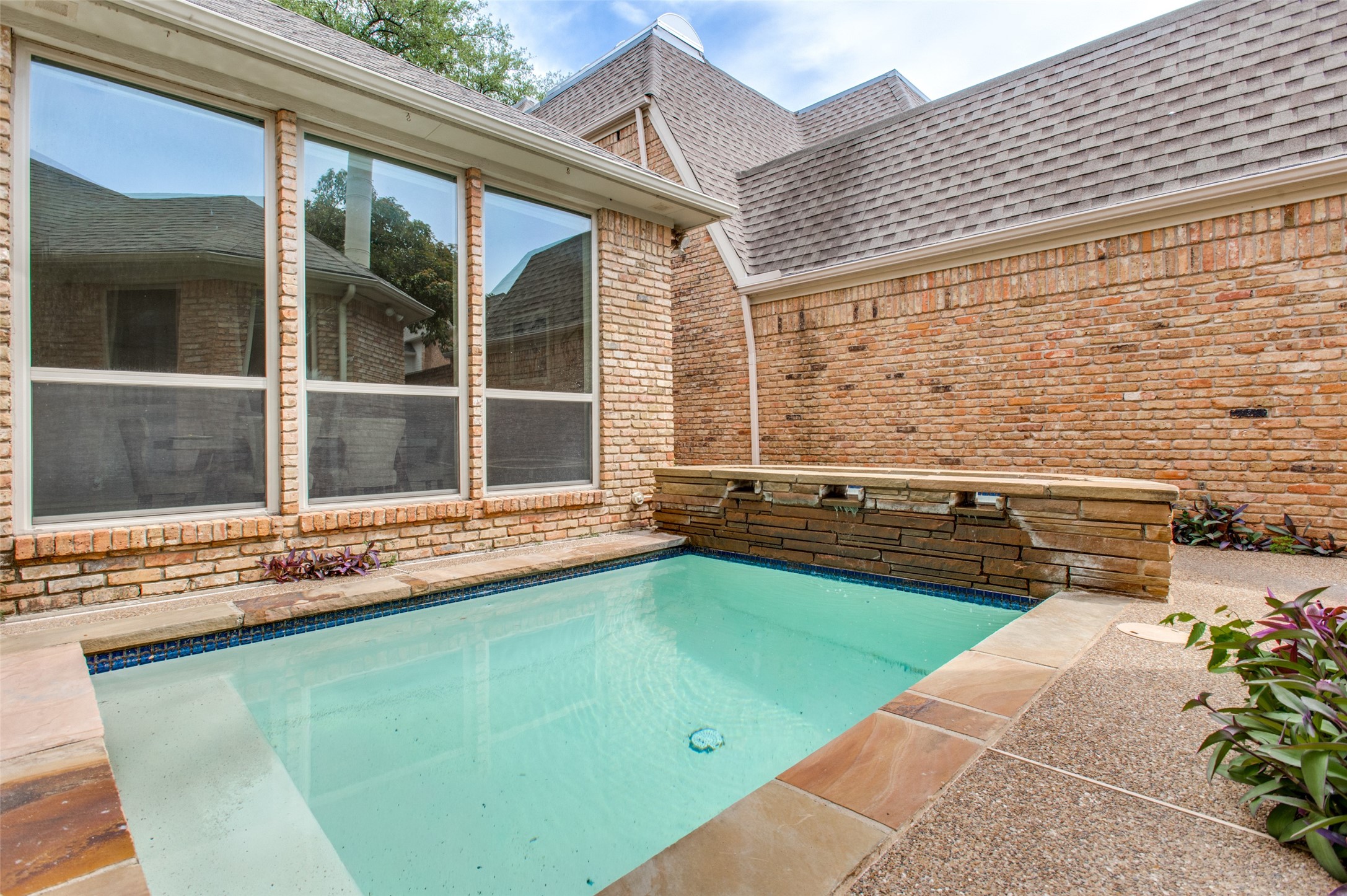 7155 Helsem Bend Dallas TX 75230