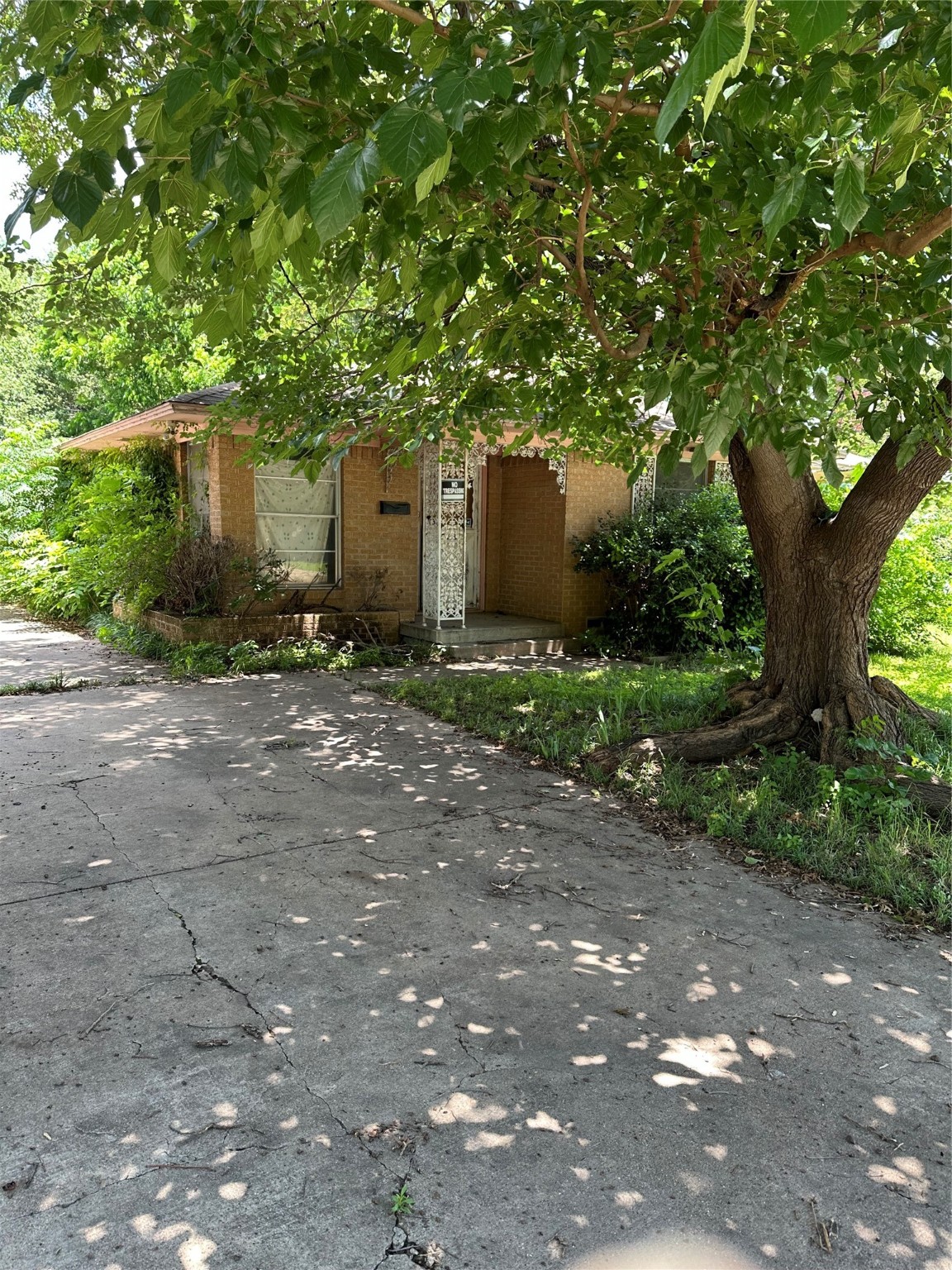5122 Bradford Drive Dallas TX 75235