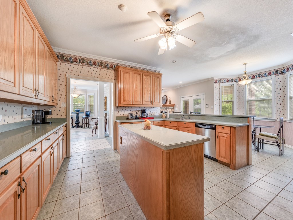 12900 Fm 121 W Van Alstyne TX 75495