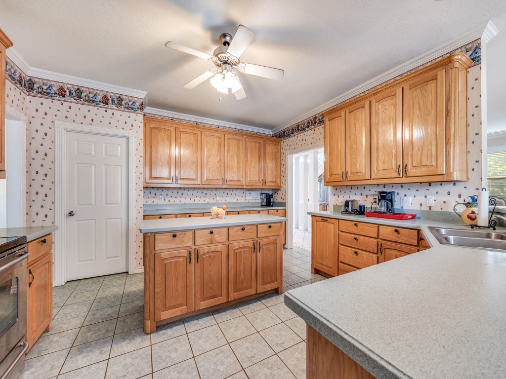 12900 Fm 121 W Van Alstyne TX 75495